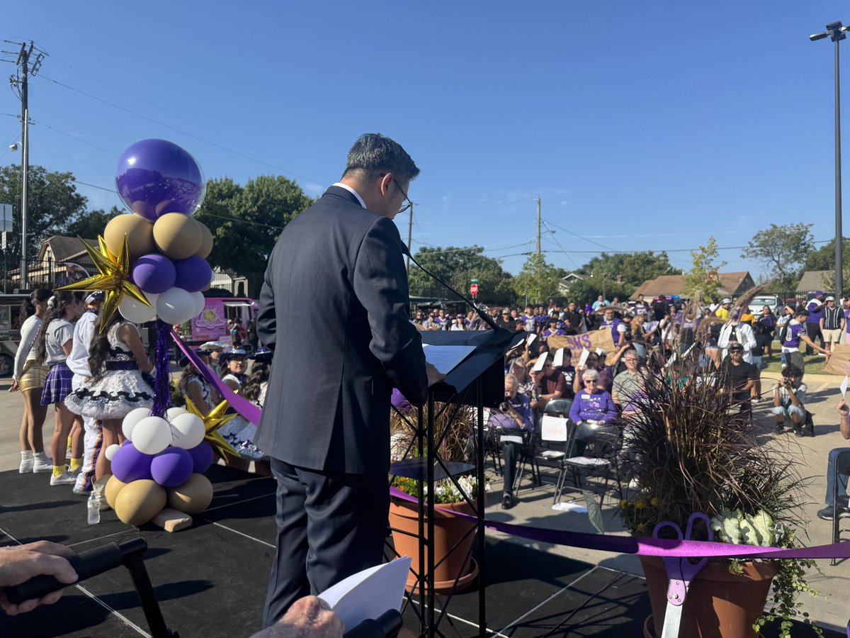 Sunset High School tweet media