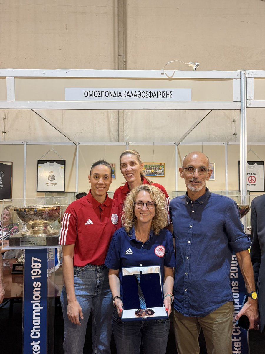 HellenicBF's tweet image. ΠΑΣ Γιάννινα , Ολυμπιακός και ΕΟΚ επισκέφτηκαν το Εκθεσιακό Κέντρο «Κώστας Βάγιας » μια μέρα πριν το τζάμπολ του SuperCup  Γυναικών.

#SuperCupWomen #HellenicBF #HellenicBasketballFederation #PlayLikeHer 🇬🇷🏀