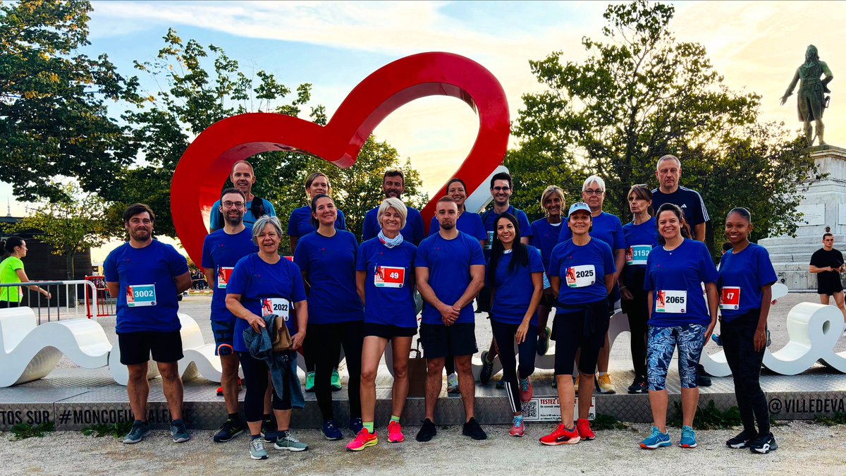 Prefet26's tweet photo. #sport I 🏃‍♀️🏃‍♂️La Ville de Valence a organisé la 4e édition des 5 & 10 km de Valence, course semi-nocturne.

Une vingtaine d’agents des services de l’État (préfecture, DDT, DDPP) ont participé aux côtés de la préfète de la Drôme.

#Bouge chaque jour ! Véritable enjeu de santé publique, au-delà de la performance, le sport est un levier de santé, d’inclusion et de cohésion. 🏃‍♀️🏃‍♂️🚲⚽️🏀🏓

Merci à la Ville de Valence et à tous les bénévoles pour l'organisation de cet évènement 👏 Et félicitations  aux 2000 coureurs 🏅