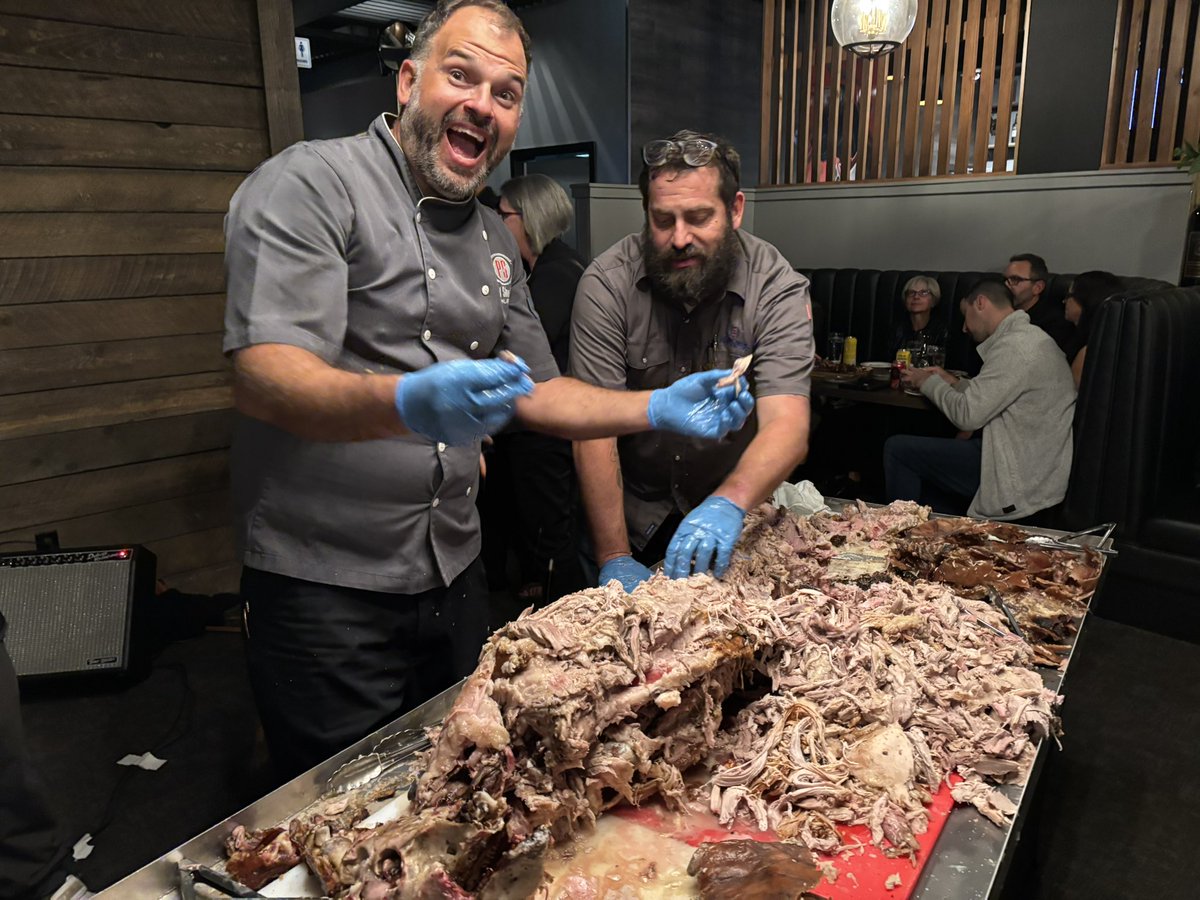 Sliv21's tweet image. @ChefPaulShufelt hosted another successful fundraiser at #HayloftRestaurant last night. 

#BaconDays was amazing and delicious as always!
#GreatNight