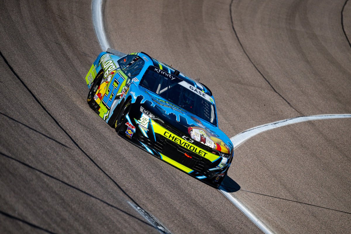J_G_Motorsports's tweet photo. The 53 with @joeygaseracing will roll off 33rd for today’s race in Kansas.
Tune in at 4:00pm ET on The CW!
@NFPA | #LTDelivery | @GoEternalFan https://t.co/StajmVWs3G