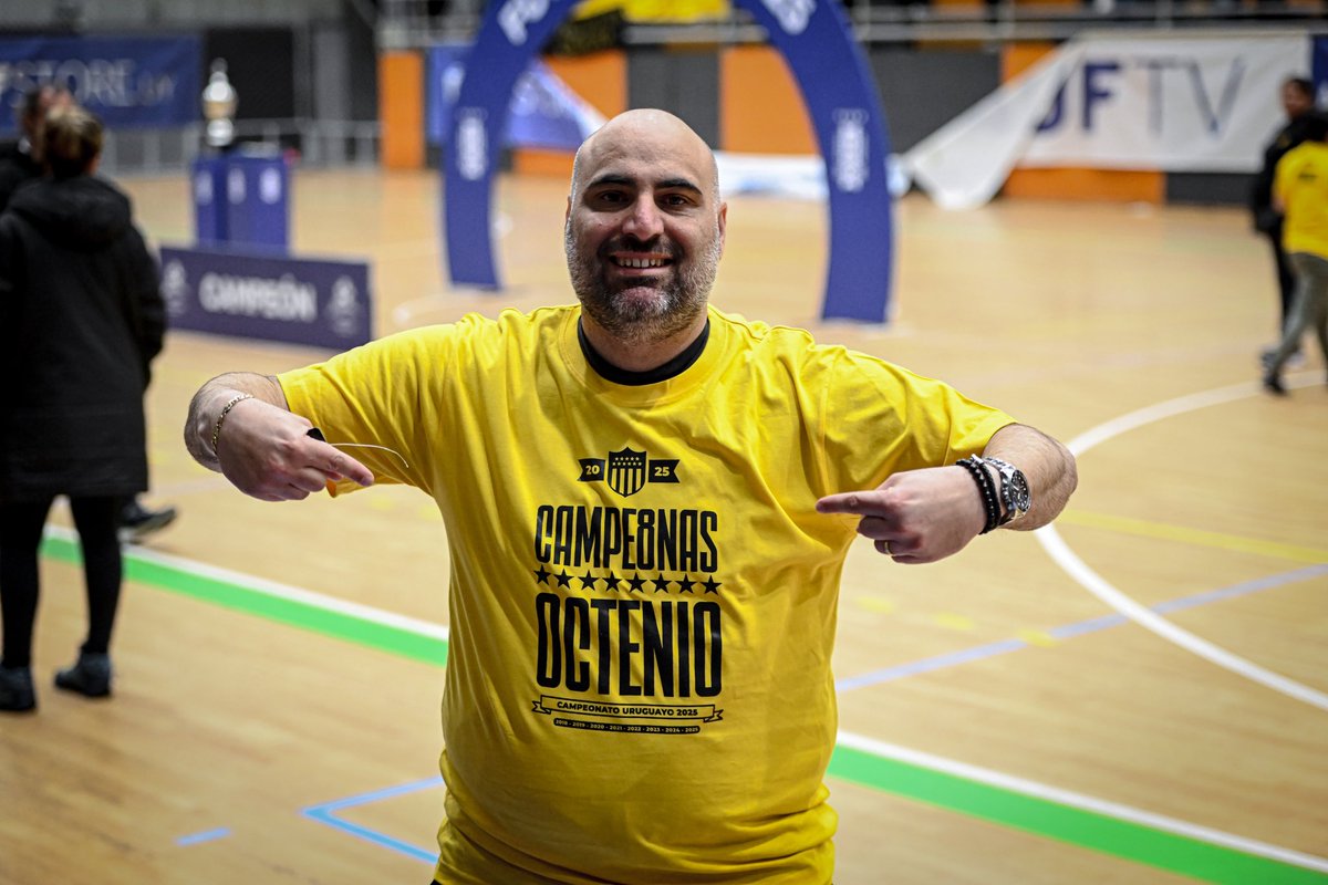 Octenio, si si 8 años consecutivos! Contra la AUF, contra los lampazos y los trapos de piso otra vez @salacapfem es campeón Uruguayo al mando del multi campeón <a href="/marcesolomita/">Marcelo Solomita</a> . Para él y las jugadoras que por amor a la camiseta dejan todo mis felicitaciones!