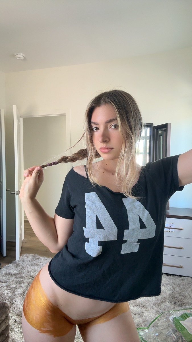 Choosing one person from comments to send my new video to just like and comment “hi”