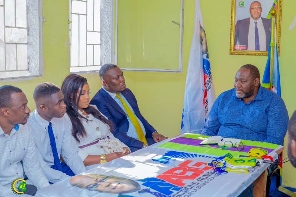 KasongoKas's tweet image. #RDC #MCA
Adhésion de Maître Reagan N&apos;kolay au MCA, ce samedi 27 septembre 2025. Un jeune dynamique qui vient renforcer les rangs des boosteurs pour un Congo en-Avant et prospère.
J&apos;ai personnellement reçu sa fiche d&apos;adhésion dûment signée.