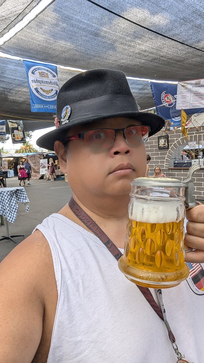 It's that time again! PROST!!! youtu.be/NKoAwWAIYLA?si…