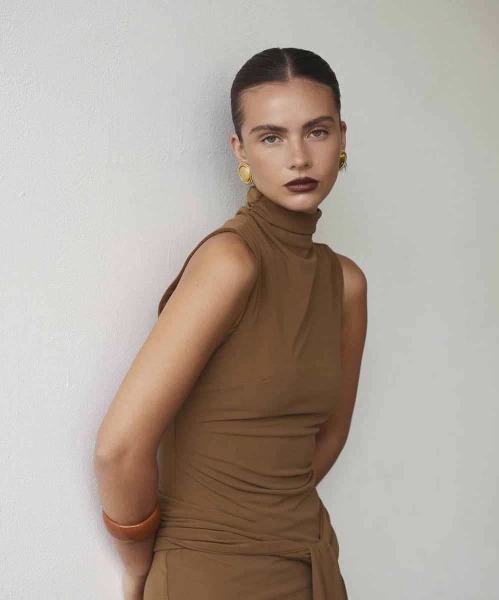 oderavenrp's tweet image. RP.

✬ 𝐵𝑜𝑟𝑛 𝑡𝑜 𝑏𝑒 𝑡𝘩𝑒 𝑎𝑟𝑡𝑖𝑠𝑡, 𝑑𝑒𝑠𝑖𝑟𝑖𝑛𝑔 𝑡𝑜 𝑏𝑒 𝑡𝘩𝑒 𝑚𝑢𝑠𝑒.