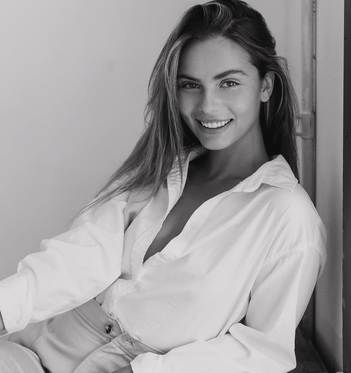 oderavenrp's tweet image. Lɪɴᴋs.

✬ 𝑇𝑜 𝘩𝑎𝑣𝑒 𝘩𝑒𝑟 𝑖𝑠 𝑖𝑡 𝑡𝑜 𝘩𝑎𝑣𝑒 𝑡𝘩𝑒 𝑠𝑡𝑎𝑟𝑠.