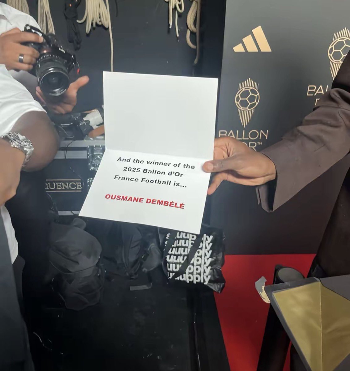 Il a vu 2025 il a pas voulu prendre le risque de parler en anglais