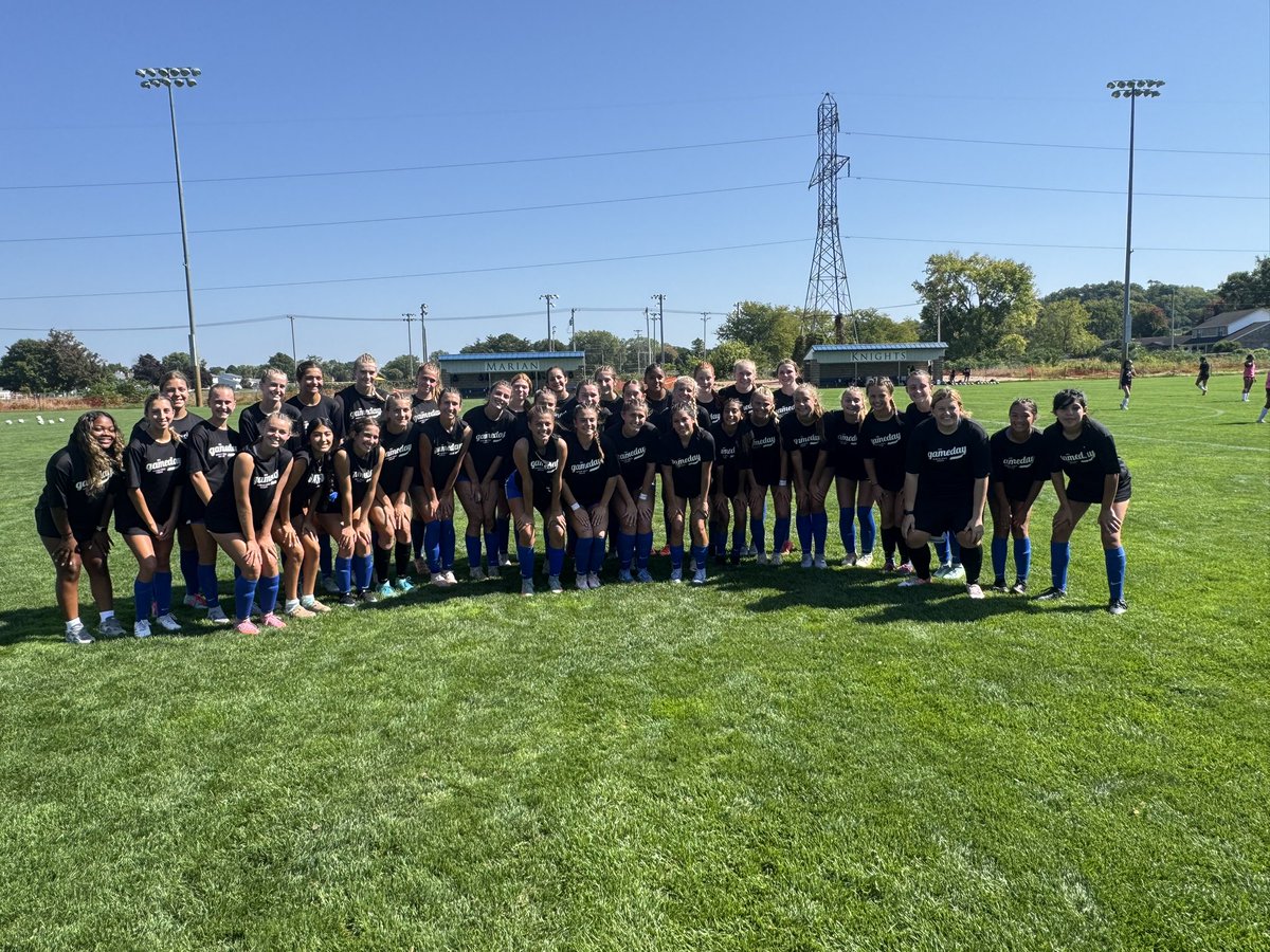 marianhssports's tweet photo. Happy #SeniorKnight https://t.co/siMfOt8ltu