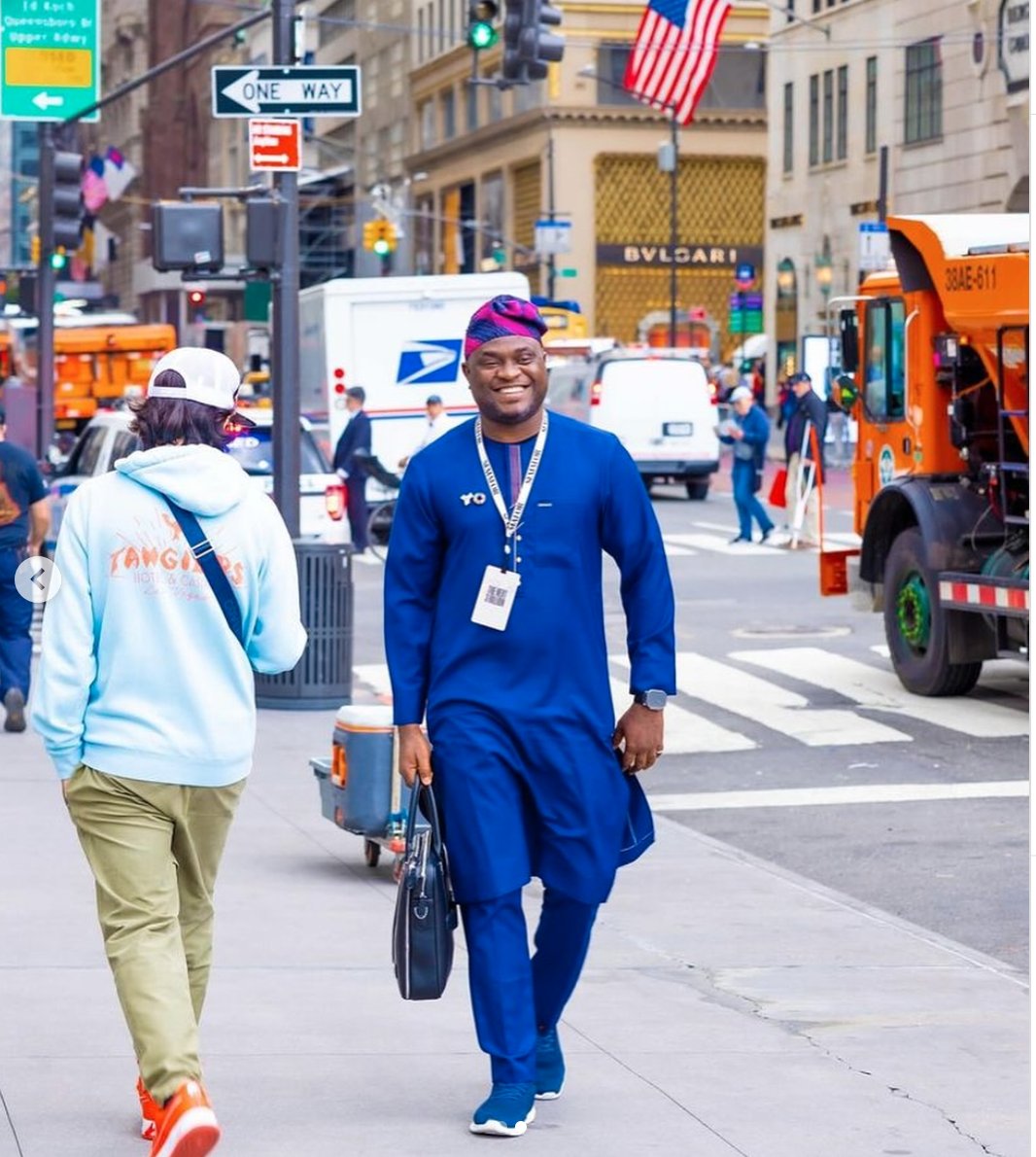 Mr. Wale Ajetunmobi, @riddwane the Senior Special Assistant on Media to Lagos State Governor <a href="/jidesanwoolu/">Babajide Sanwo-Olu</a>  Sanwo-Olu, deployed a derogatory racial slur targeting the <a href="/NgLabour/">LabourPartyNG</a>  Party's gubernatorial candidate, <a href="/GRVlagos/">Gbadebo Rhodes-Vivour</a>  Rhodes-Vivour. newswirengr.com/2025/09/27/san…