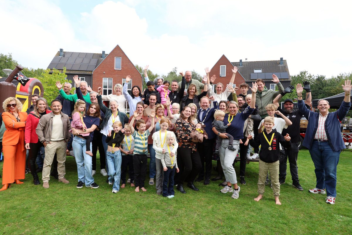 Burgemeester van Almere tweet media