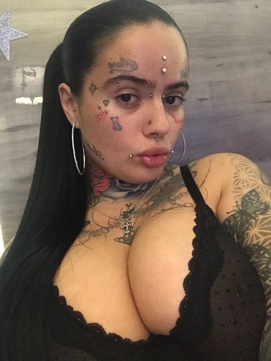 GABRiELA (@bloodwr1st) on Twitter photo 