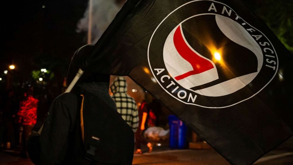 EricLDaugh's tweet image. 🚨 JUST IN: Chuck Schumer vows to "fight" President Trump's deployment of troops against Antifa terrorists in Portland.
"Trump is not a king. Democrats will fight in Congress to stop him."
Chuck is WAY in over his head.
Of course the Democrats would side with insurrectionist…