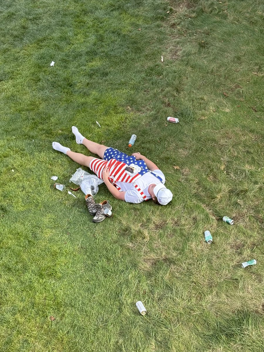 Saturday at the Ryder Cup (via <a href="/OneLegBell/">OneLegBell</a>)