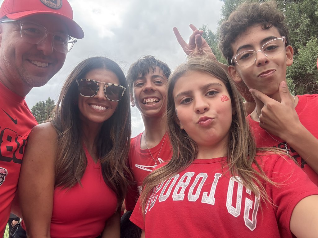 Wow! Bringing back memories when @golobos football games were this packed. Beat state#lobosup #golobos