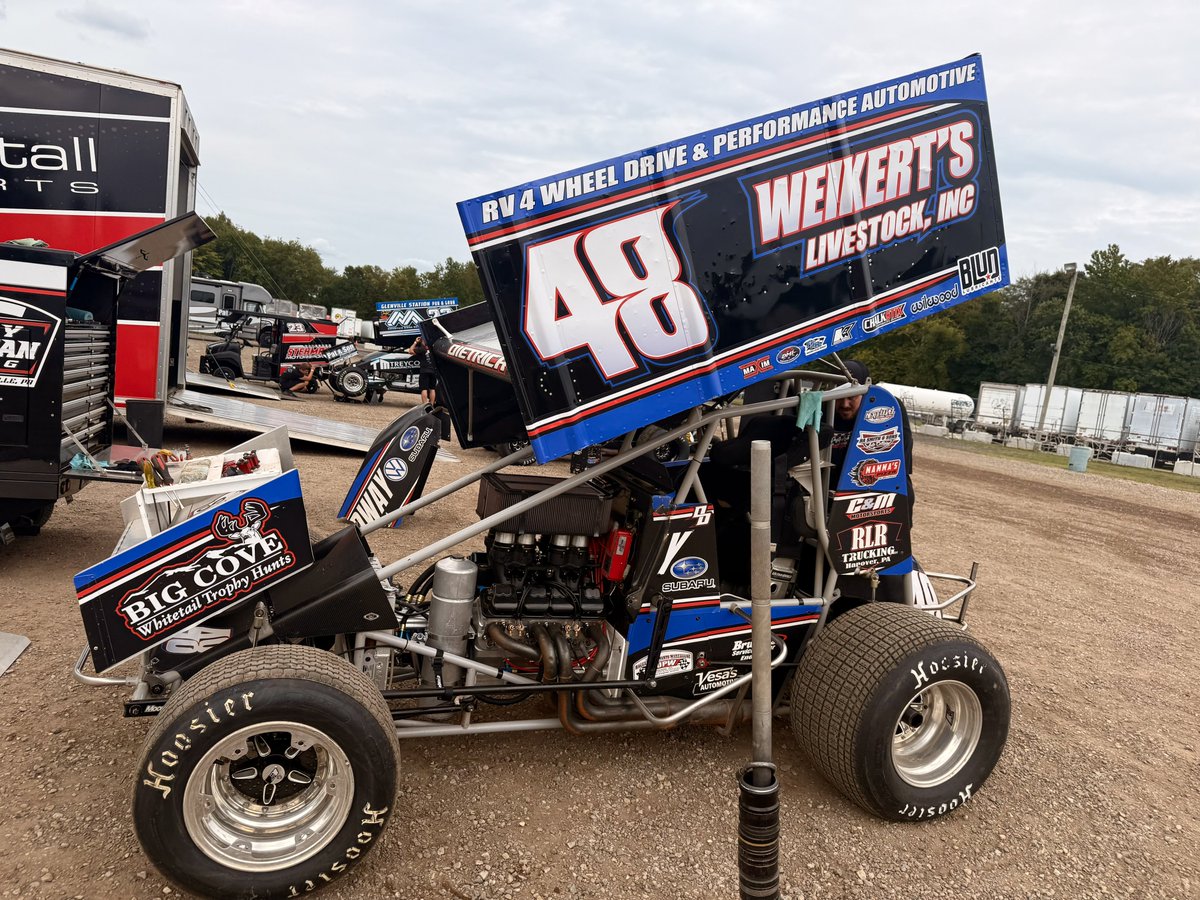 HighLimitRacing's tweet photo. Before promoting the “Dirty Jersey Finale” here on 10/31-11/1, @DannyDietrich has came to @BridgeportSpeed for @Kubota_USA High Limit Racing tonight!

DD won with the @WorldofOutlaws here in 2019!

📺 https://t.co/9bF4DjHoSo (𝟱:𝟭𝟱𝗲𝘁) https://t.co/KF7srlimWm