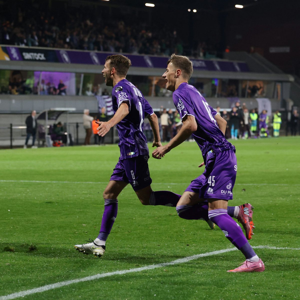 🥶 

#BEELOK #WeAre13