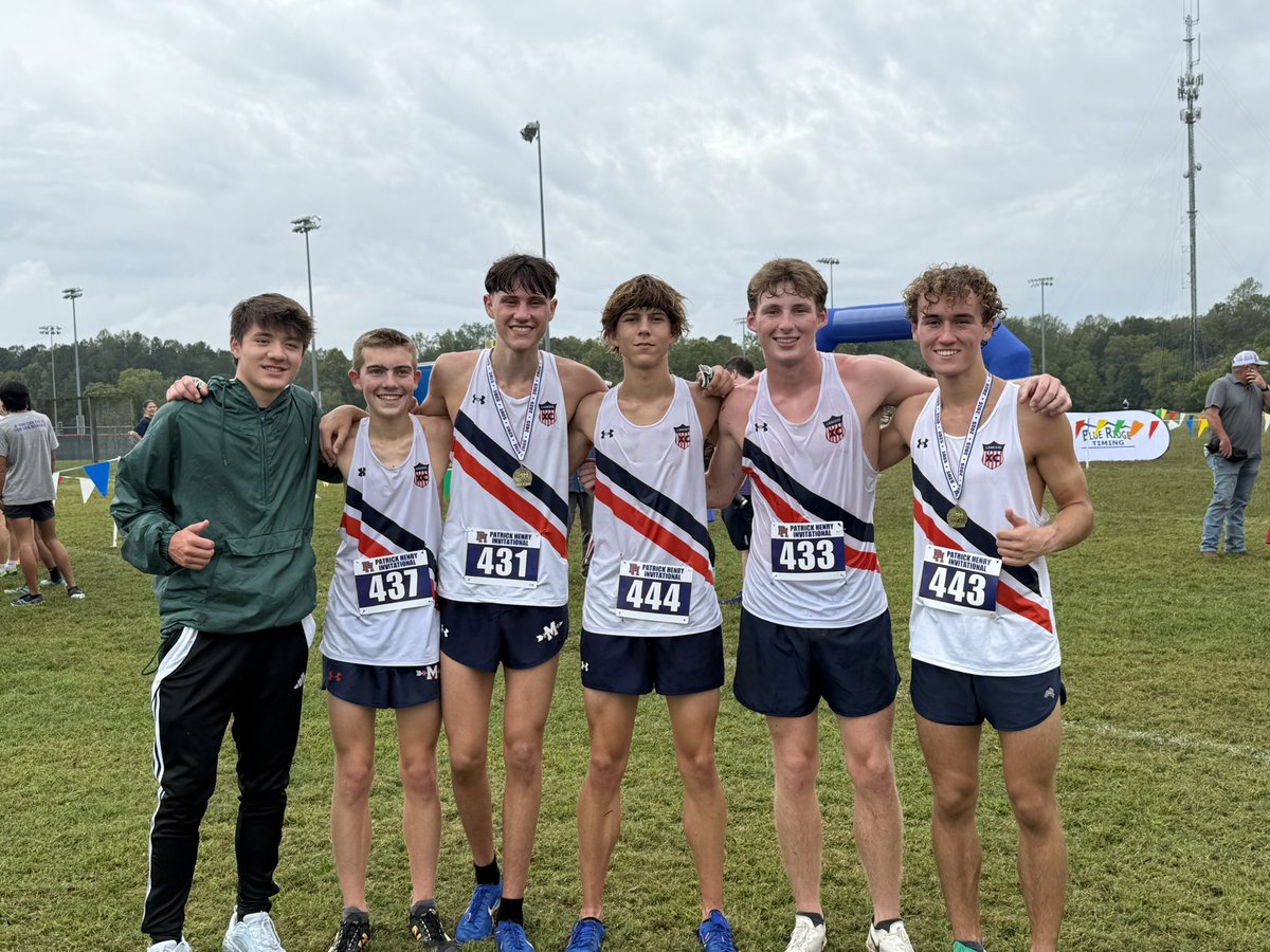 Congratulations to boys and girls cross country!! The boys finished 🥉