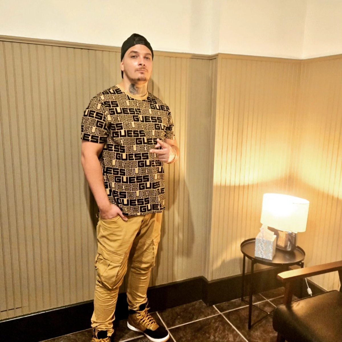Frizz248's tweet image. Celebrating SEVEN YEARS SOBER!🎉🤍 I made the life-changing decision to stop drinking at 23 years old. Overcoming alcoholism requires courage and resilience, but it's a testament to the human capacity for growth and renewal. I unlocked my full potential. #recoveryispossible 💯🤞🏽