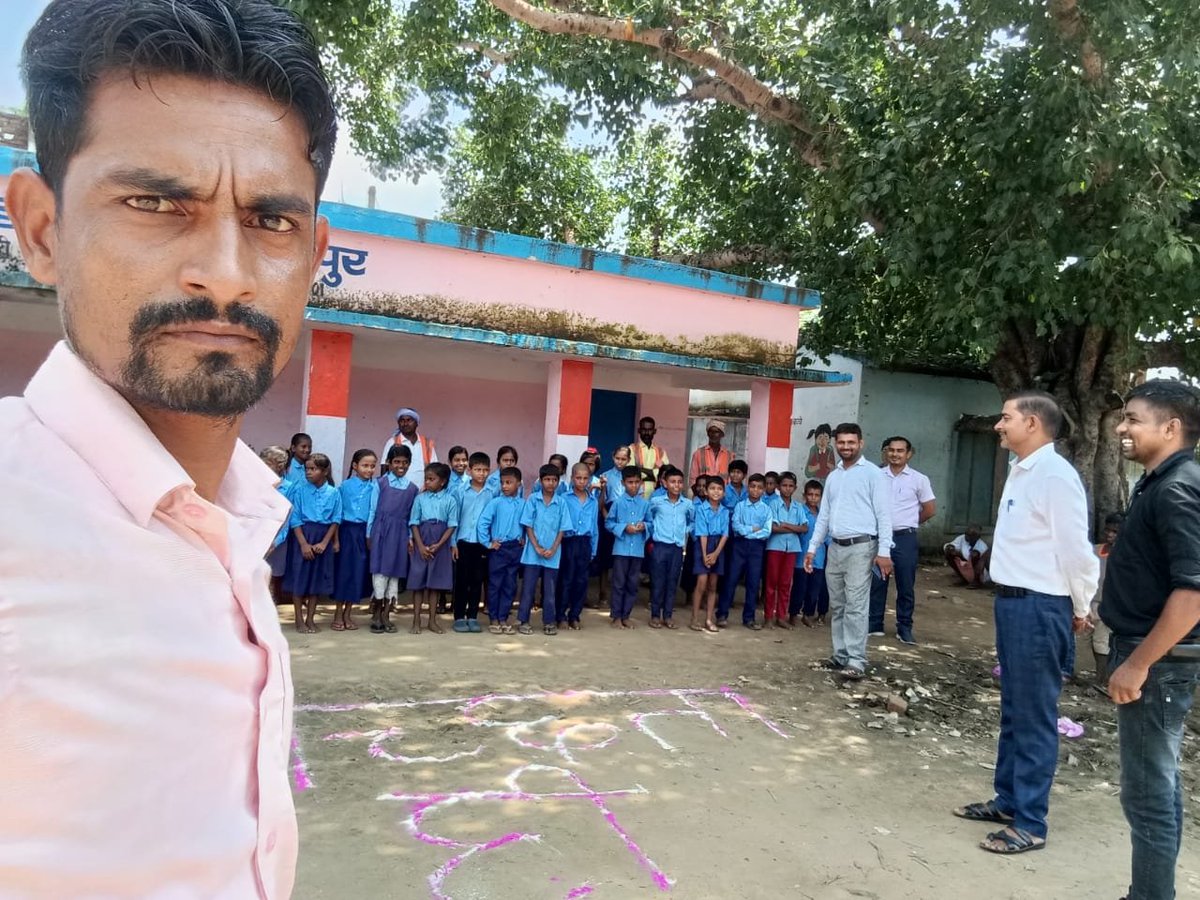 MdAsfaqueBC's tweet photo. स्वच्छता ही सेवा 2025 के अंतर्गत प्रखंड डिहरी के ग्राम पंचायत पहलेजा, गंगौली एवं जमुहार के विद्यालय में शिक्षक एवं स्वच्छता पर्यवेक्षक के द्वारा बच्चों को स्वच्छता शपथ दिलाई गई।
@LSBA_Rohtas 
@rajeshkbas42
@LSBA_Bihar
@BiharRDD
@Shahbazenv86
@swachhbharat
@ratnishverma https://t.co/hw3OrICCO4
