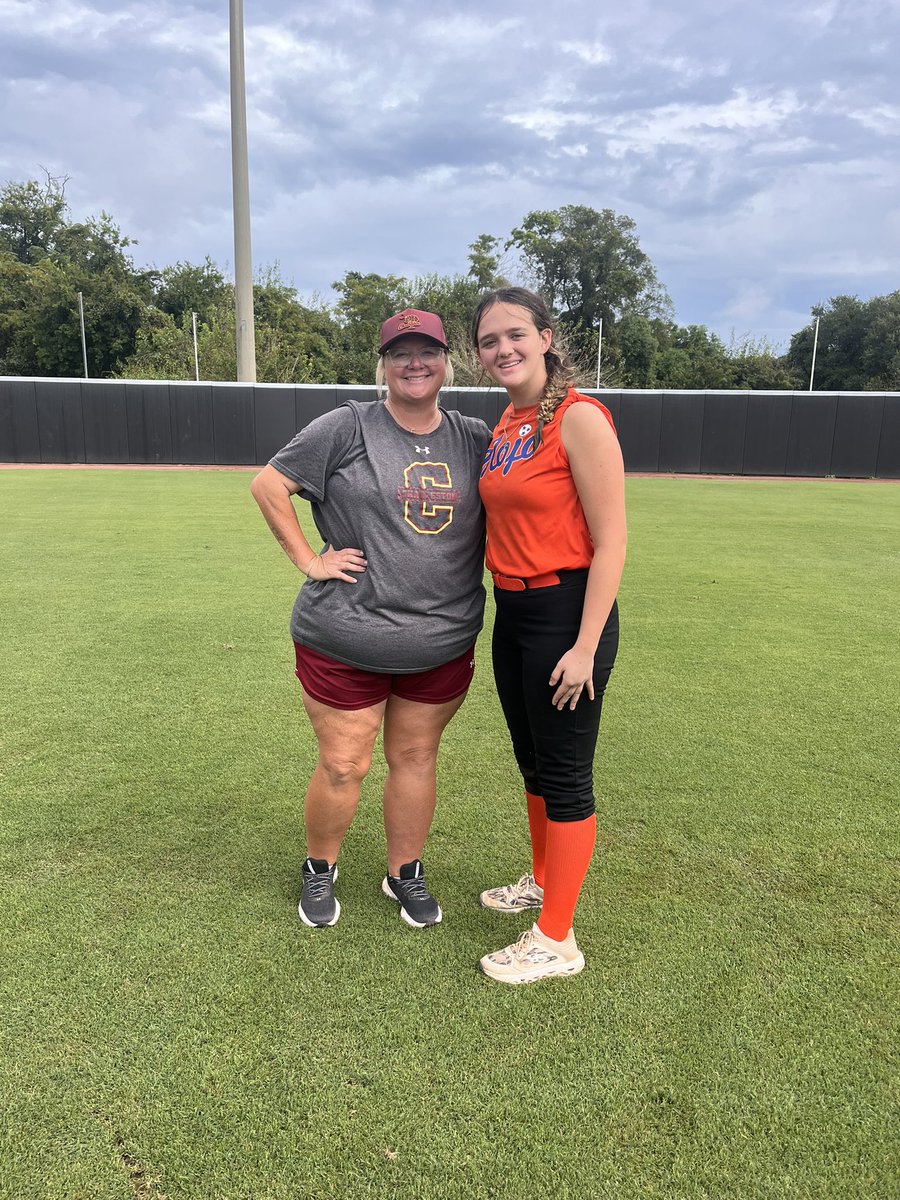 Had so much fun today <a href="/CofCSoftball/">Charleston Softball</a>!🥎Thank you so much to the players and coaches for working with us today! Learned so much as a player and pitcher, Can’t wait to be back! Go cougars!💙🧡
<a href="/coachcrawford4/">Charli Crawford</a> <a href="/MaggieMrowka/">Maggie Mrowka</a> <a href="/SidwellRob/">Rob Sidwell</a> <a href="/Mojo_Carolinas/">TN Mojo Hyatt/Grice</a> <a href="/MOJO_SampWilcox/">TN MOJO - Sampson/Wilcox 16U</a> <a href="/CofCSoftball/">Charleston Softball</a>