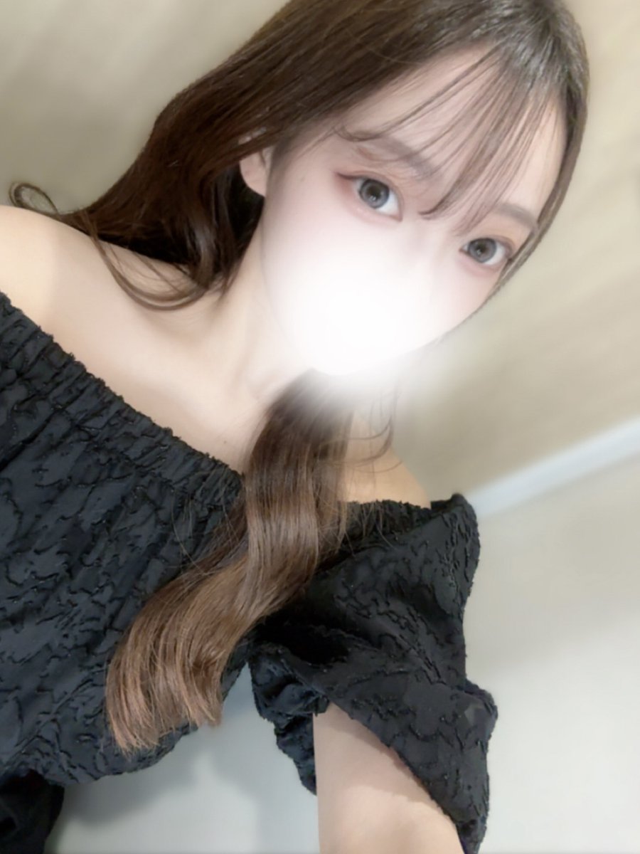 おはよ♡
今日も15:00〜21:00でお店にいるよ〜🎀
今週の最後はゆっくり深呼吸して、りんに甘えて？💭