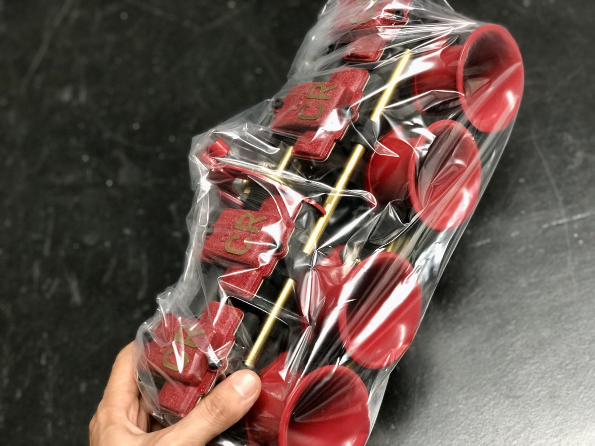 GBGBkusoAimer's tweet photo. なんだ、エロ本かと思ったらただのFCRか
ショップ様から画像頂いたときは結構派手だなって思ったけど実物見たら良い感じにトーンダウンしてて良き👍
#セラコート
#secretbaseracing
https://t.co/y7kbk6STmL https://t.co/32sZbjYCcp