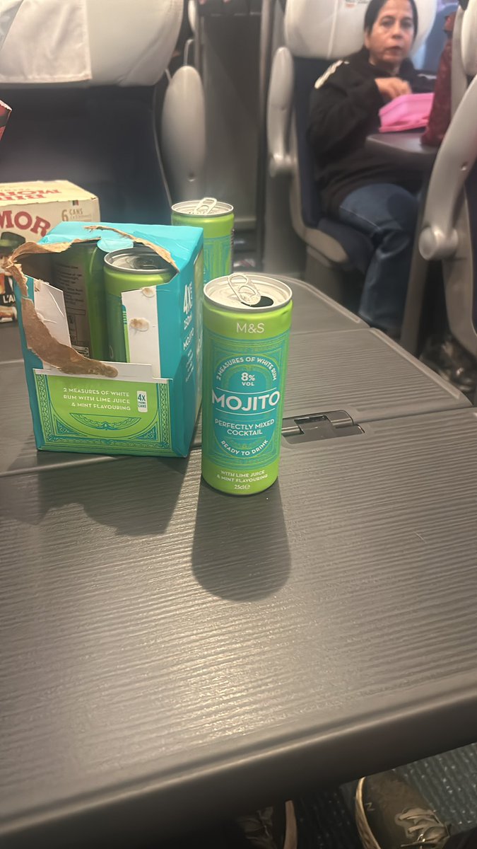 sambrown_020's tweet image. Palace away