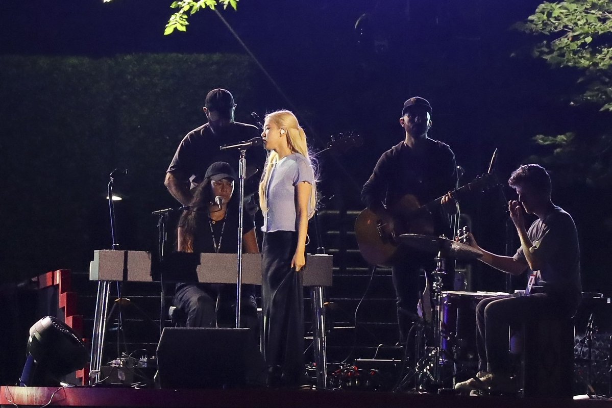 Repost &amp; Reply, pls

GLOBAL CITIZEN ROSÉ 
#GlobalCitizenFestival
#ROSÉxGlobalCitizen #ROSÉ