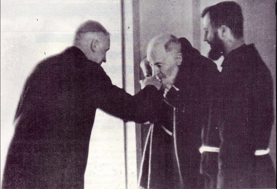 Padre Pio asked for the blessing of Archbishop Lefebvre

The Archbishop was moved to veneration and asked him for his blessing, Padre Pio replied: ‘No, Your Grace, it is your place to bless me!’ Thus, Archbishop Lefebvre implored heaven’s blessing on Padre Pio.”

Through his