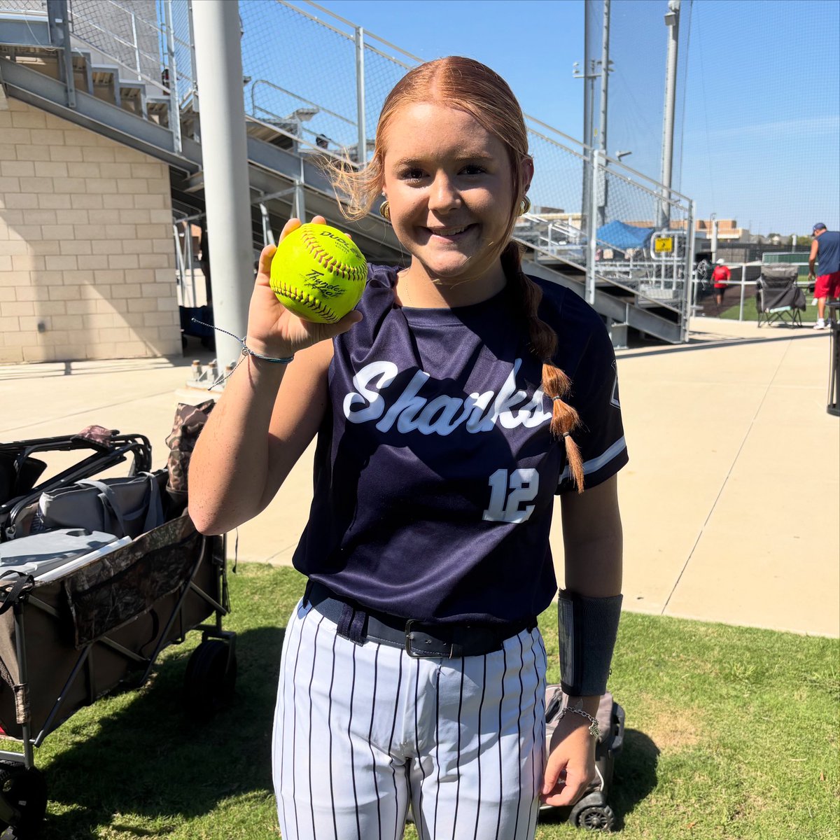 sharksfastpitch's tweet image. 💥💙💛 BIG TIME SHOUTOUT 💛💙💥

Our #12 Aubree McKinney (’26) came up clutch and smashed a 2-run HOMER! 🥎💪🔥

Keep swinging big, Aubree! You’re making Shark Nation proud! 🦈💥

#FinsUp #SharkStrong #AlwaysMovingForward