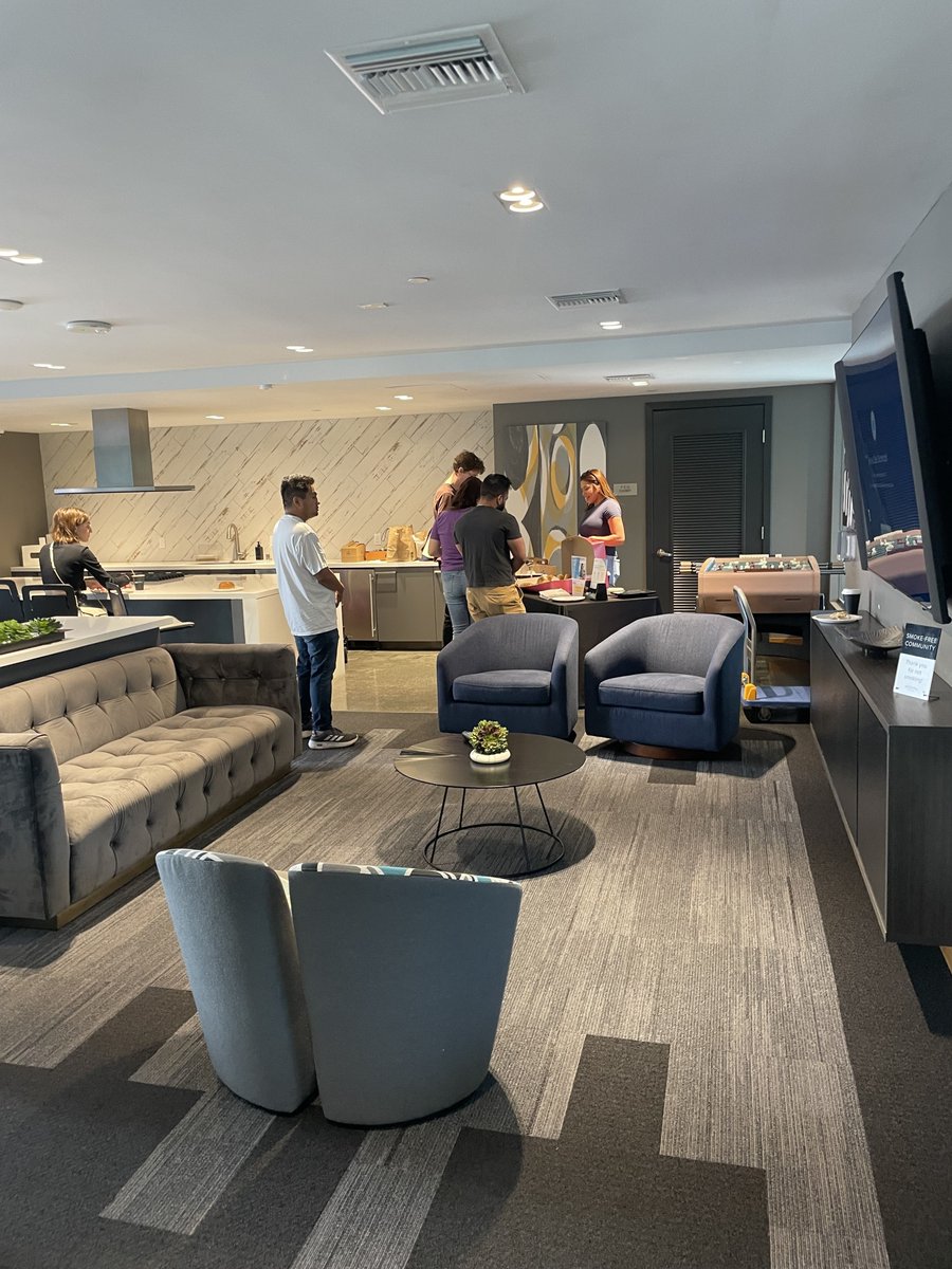 ModeraSPS's tweet photo. Huge thanks to AT&amp;T and Claudia for providing delicious coffee and bagels this morning! ☕🥯 We also want to thank all our amazing residents who stopped by and made it such a great time. We can't wait to see you all at the next resident event! 🎉 https://t.co/vsnM0xp2rp