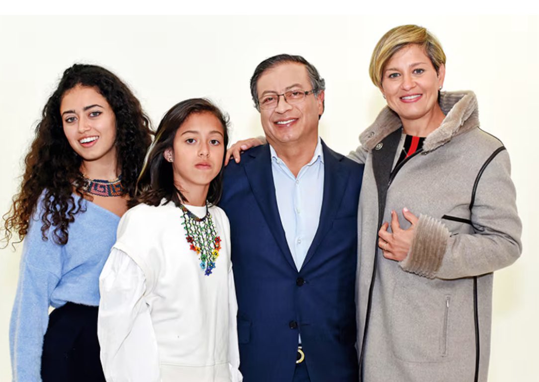 ¿Cuántos aplauden que le hayan quitado la visa a Petro y su familia?