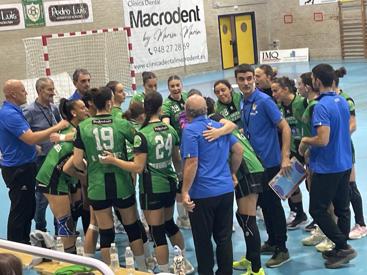 El proyecto de estructuración del #balonmanofemenino sigue creciendo. Enhorabuena al personal técnico y directivo del ⁦<a href="/beti_onak/">Club Deportivo Beti-Onak</a>⁩ . Zorionak