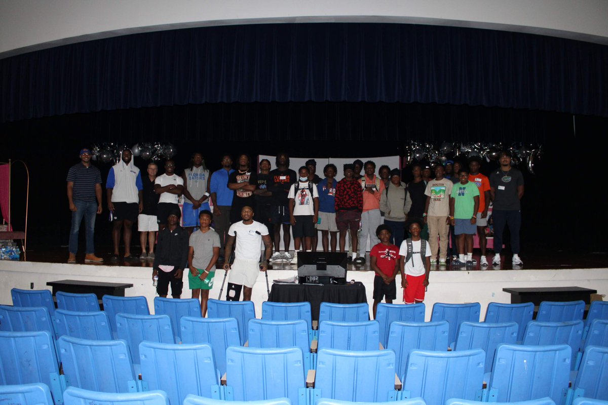 It's more than a game. Loved spending time with the student athletes at Lincoln MS. let's keep building up the future together!
Get involved!
#FvFoundation <a href="/Fl_Victorious/">Florida Victorious</a> 
madeformoreinspire.org