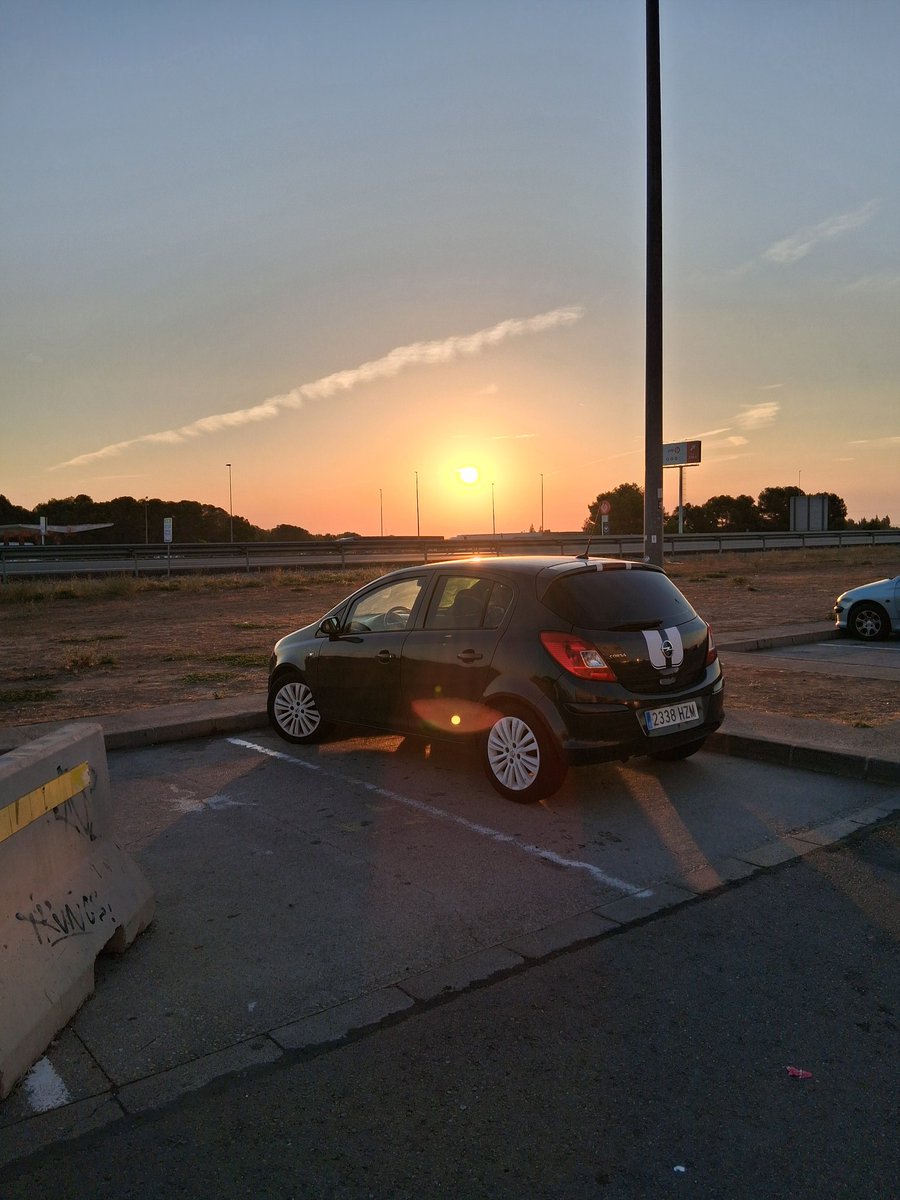Pit stop after early morning Valencia airport drop off