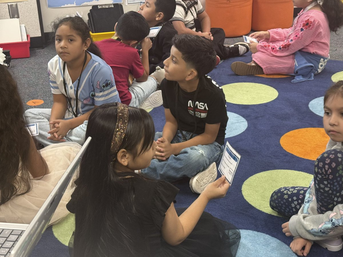 DanyaMartinez15's tweet image. Shout out to Ms. Maya’s 2nd grade students using ABBA structured conversations 2.0 cards for follow up questions! #StudentDiscourse @ErmelES_AISD @aniklt @DrWynneLaToya @aniklt @teachbernieb @JuanToscanoG