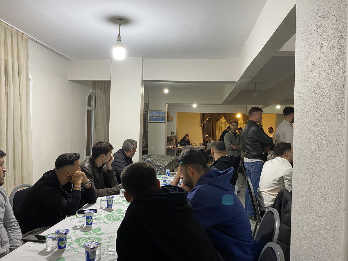 Esenler Esnaf Odası üyelerimizden , Rahmeti Rahmana Kavuşan, Menderes ÖZDEMİR in adına düzenlenen, Mevlüt programına , Yönetim kurulu üyemizle katılım sağladık. Allah rahmet eylesin mekanı cennet olsun inşallah.