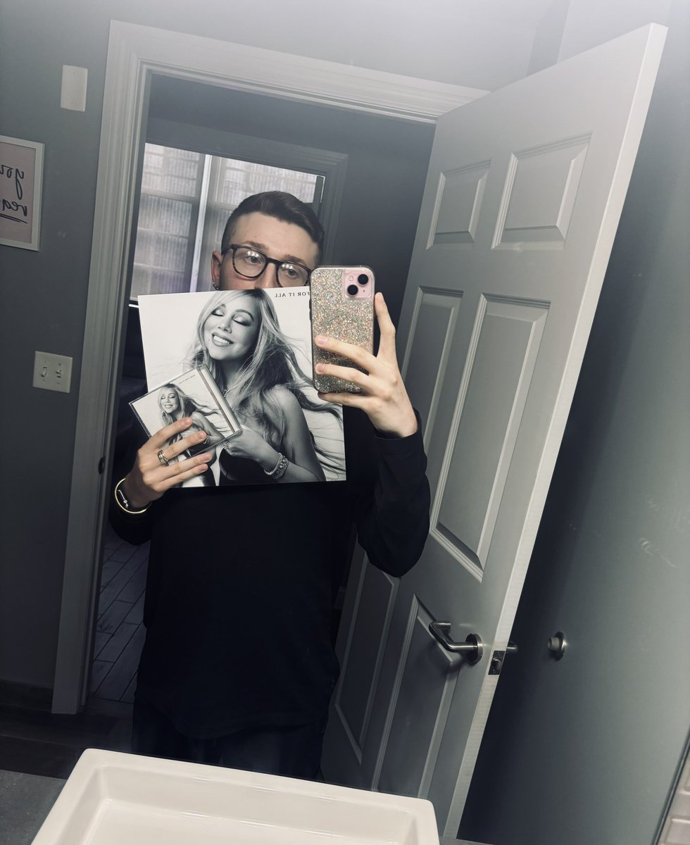 JordanFaso's tweet image. “Im the D-I-V-A that’s MC!” Queen this album is a MASTERPIECE! I haven’t stopped listening to it! it’s been on repeat all day and night! I love you so much thank you for everything you do🦋🐑🤍👑💿 @MariahCarey #HereForItAll #L4L