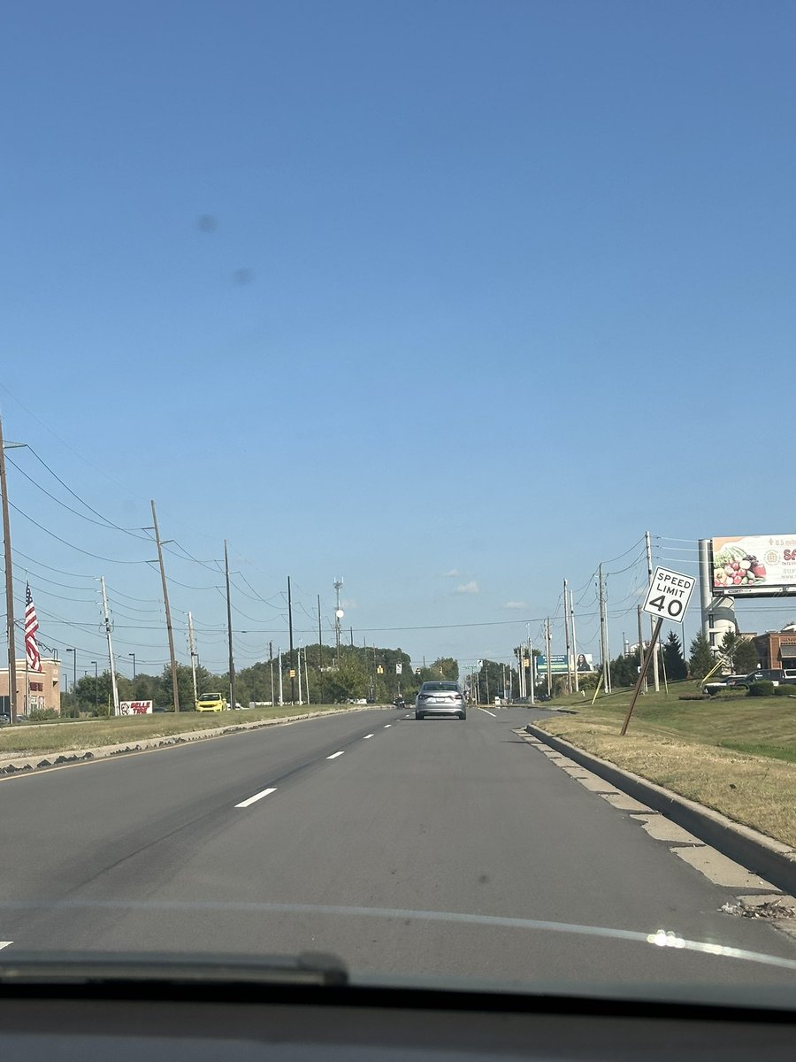 Arada şurda kafayı yiyecek gibi oluyorum sonra ya zincirlikuyu metrobüs duraginda olsaydım diyorum geçiyor