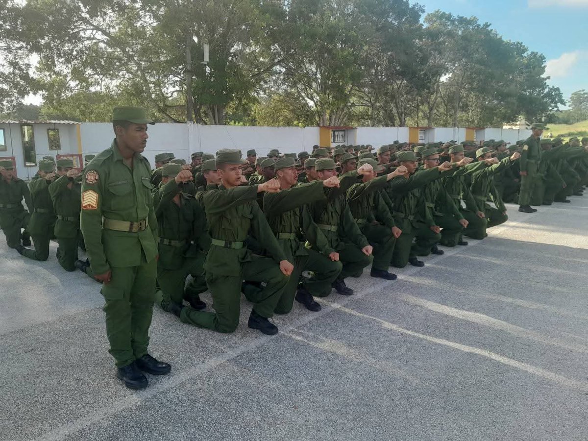 Región Militar Villa Clara (@rmvillaclara1) on Twitter photo Nuevos combatientes juran fidelidad a la patria. La juventud dice "presente", ellos no fallarán
#Cuba
<a href="/RMVillaClara1/">Región Militar Villa Clara</a> <a href="/MinfarC/">Minfar_Cuba</a> <a href="/CentralEjercito/">Ejército Central Cuba</a> Nuevos combatientes juran fidelidad a la patria. La juventud dice "presente", ellos no fallarán
#Cuba
<a href="/RMVillaClara1/">Región Militar Villa Clara</a> <a href="/MinfarC/">Minfar_Cuba</a> <a href="/CentralEjercito/">Ejército Central Cuba</a>