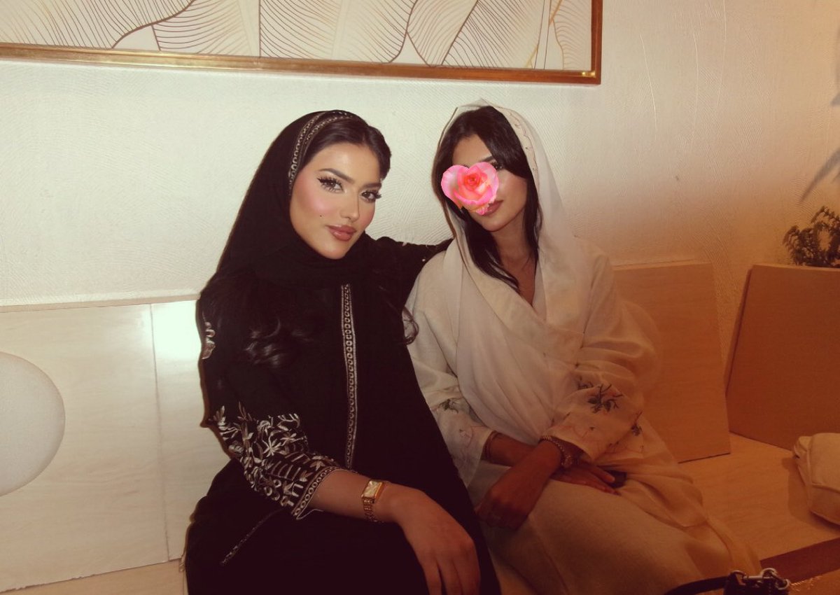 lkclz3's tweet image. انا وبنت خالتي ريماز 💘