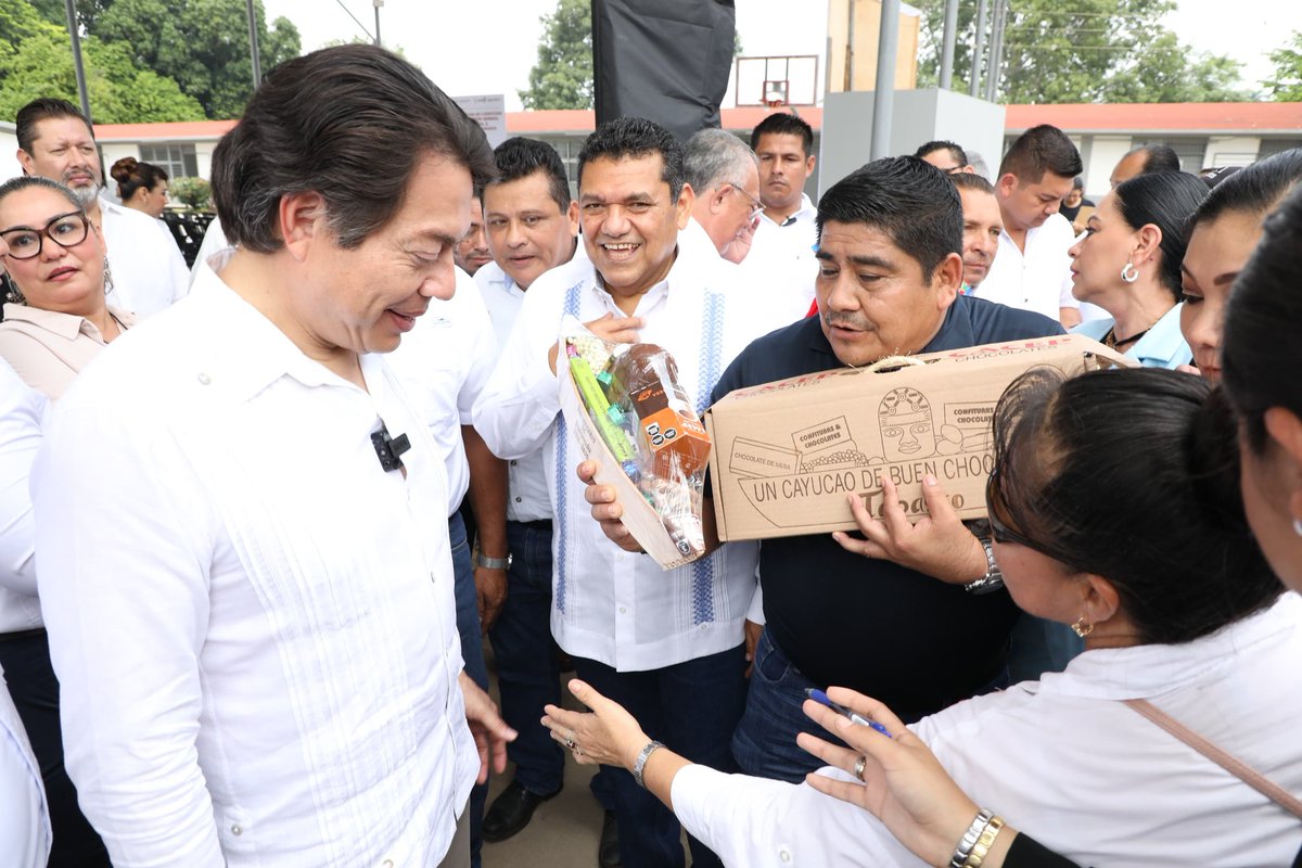 Con una excelente coordinación con el <a href="/GobiernoMX/">Gobierno de México</a>, que encabeza nuestra Presidenta <a href="/Claudiashein/">Claudia Sheinbaum Pardo</a>, estamos mejorando la infraestructura educativa de nuestro estado, es un compromiso cumplido, y más que eso, es dignificar la labor de docentes y alumnos.