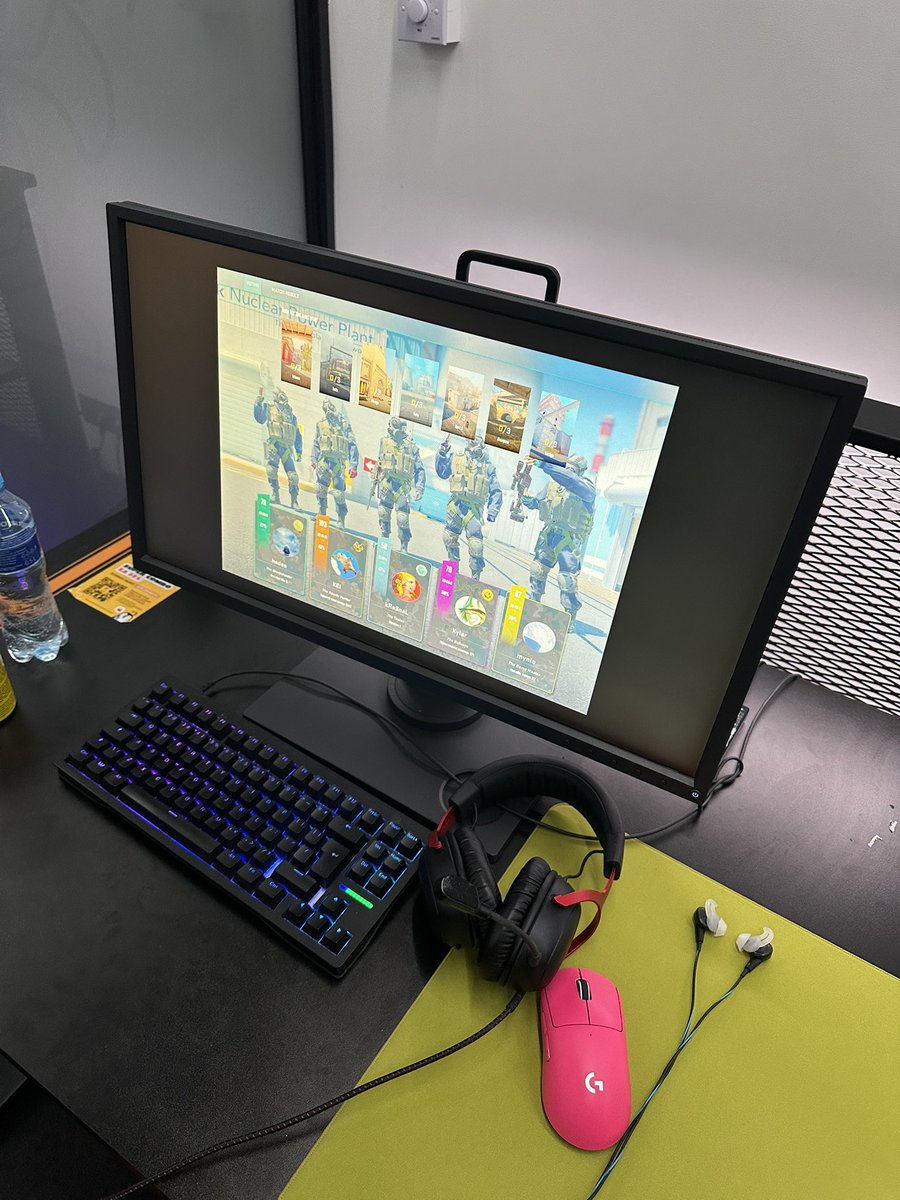 2:0 vs BIG and we advance to playoffs lets go btw my awper played like this 👇