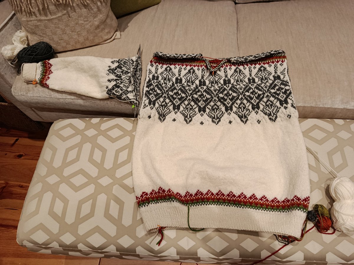 I'm doing really well with my Norwegian sweater, onto the second sleeve now. I'm finding the neck hard work so will return to it after the sleeve is done. My original time estimate of 2 years seems a bit OTT now, but time estimates are usually OTT.