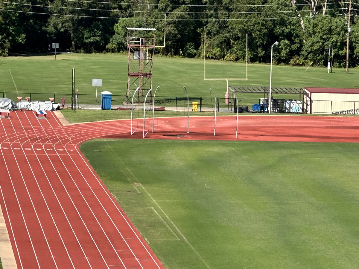 Coach Estes tweet media