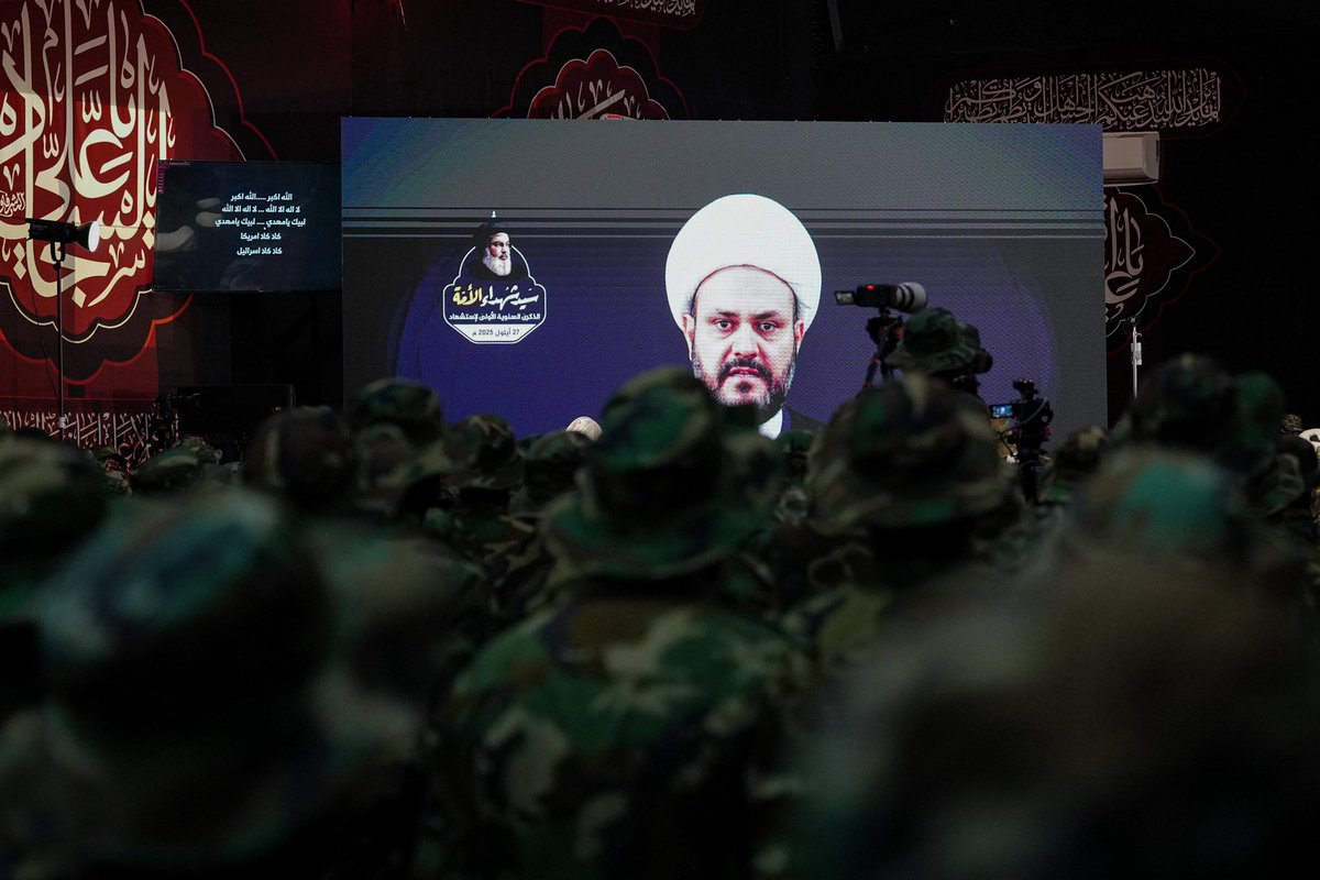 لقطات مصورة للناطق العسكري باسم المقاومة الاسلامية في #العراق النجباء ابو علي الرميثي

كافي تقليد، عليكم الله كافي تقلدون الناس.
ما راح تتركونا إلا وتورطونا ويا #إسرائيل.

#بغداد