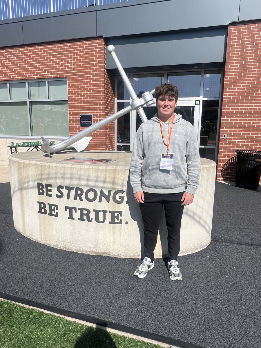 Thank you <a href="/PStuursm/">Peter Stuursma</a> <a href="/HopeCollegeFB/">Hope College Football</a> for the great hospitality hopefully I can be back soon! <a href="/MSSailorFball/">MSHSailor🏈🇺🇸⚓️</a>