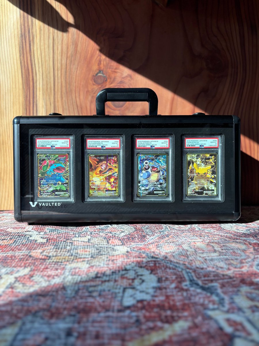 BuggysBazaar's tweet photo. treasure comes in sets, don’t let anyone tell ya otherwise! 🤡🏴‍☠️ https://t.co/n9yFqSVQAH
