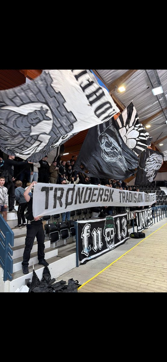 Fettkjettar's tweet photo. Rosenborg hockey - Hasle-Løren 27.09.25 https://t.co/Y4TpYeEjtY